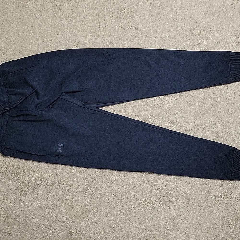 Athletic pants